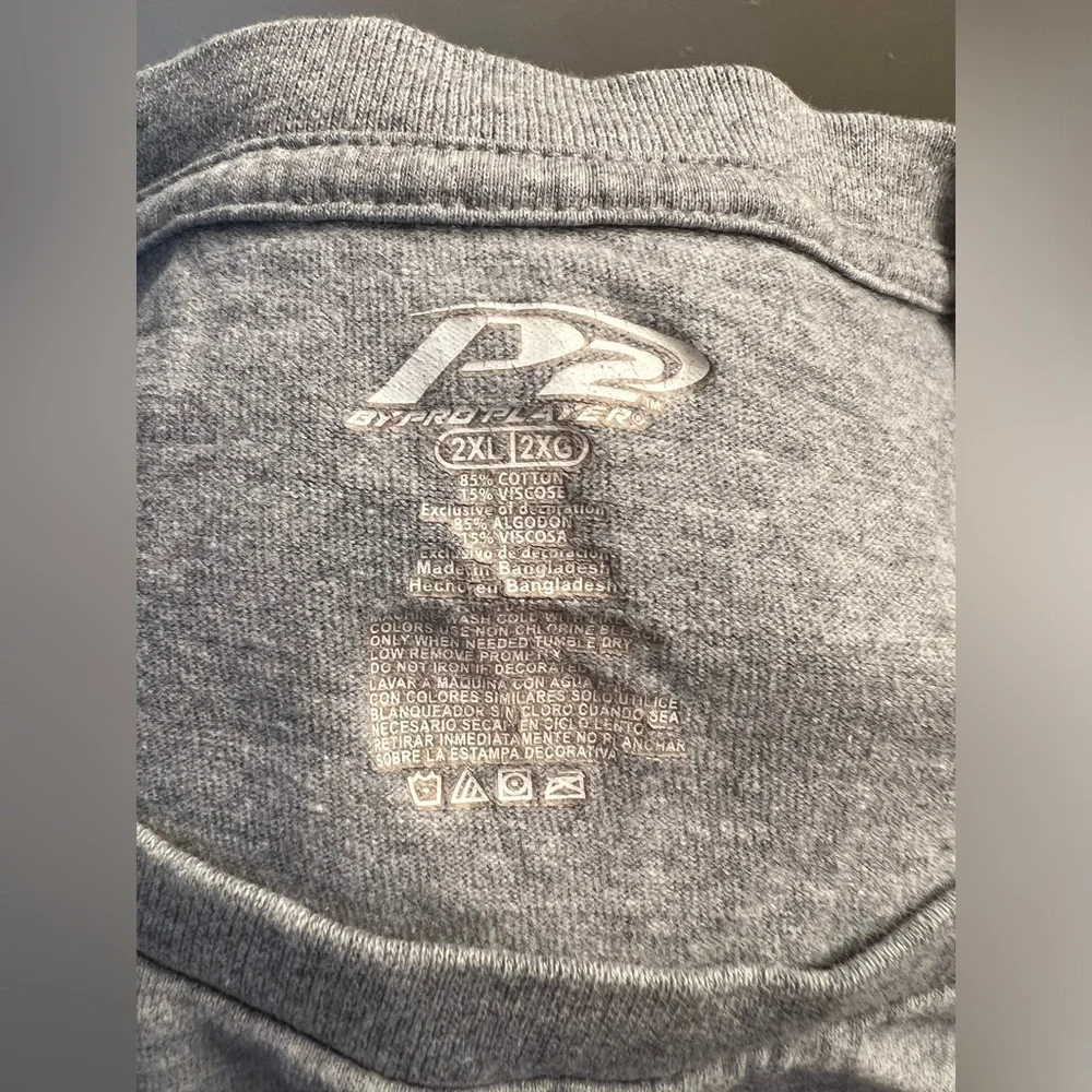 UMaine Black Bears T-Shirt (2XL) and Black Leggings (XXXL)